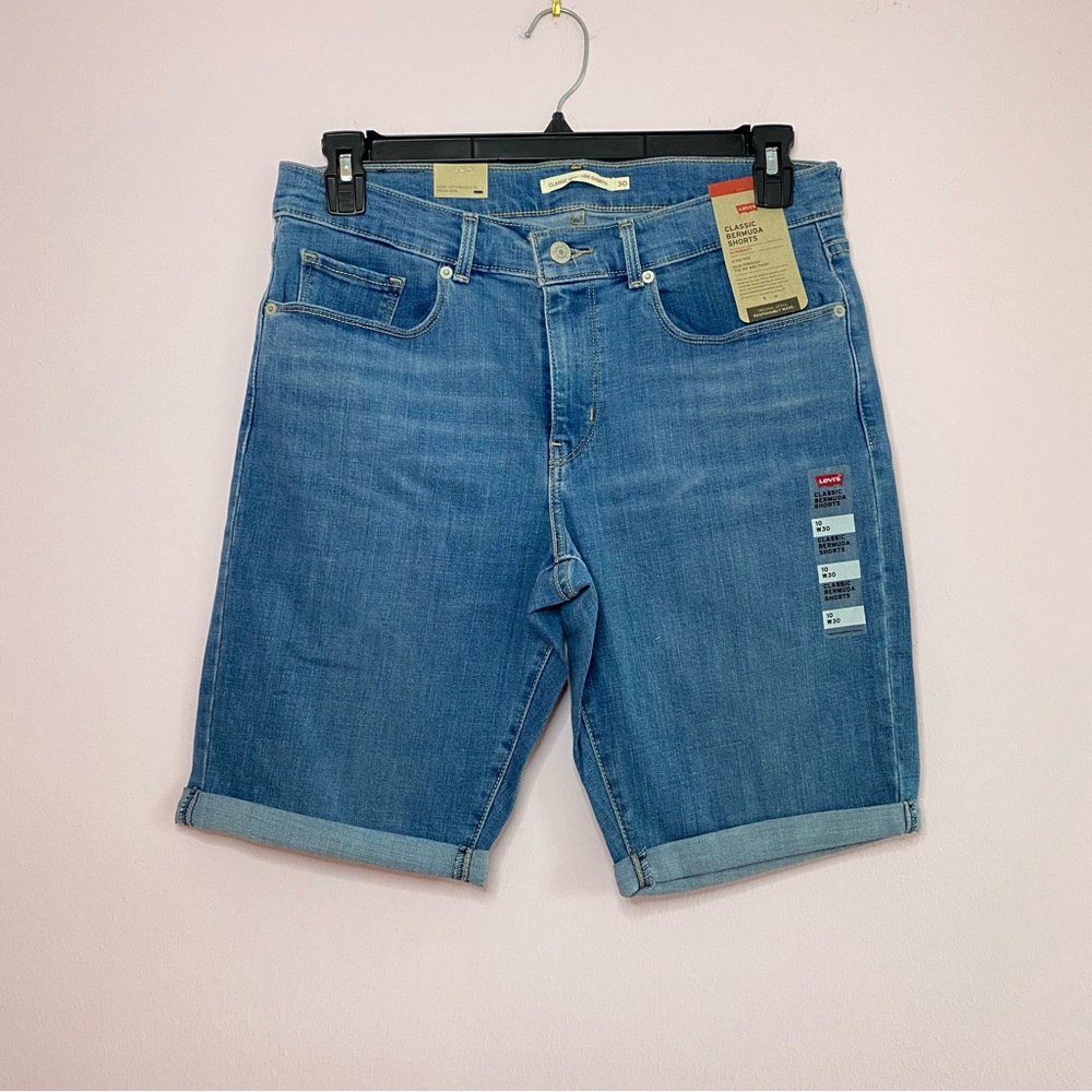 NEW Levi’s Classic Bermuda Shorts size 30